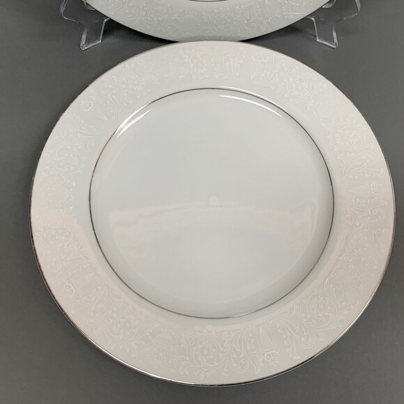 Crown Victoria Fine China Lovelace White Dinner Plates Made in Japan Lot of 2 - Picture 3 of 12